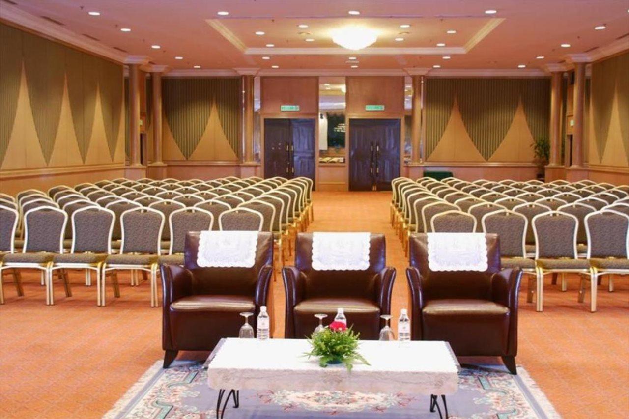 Kuala Lumpur International Hotel Экстерьер фото